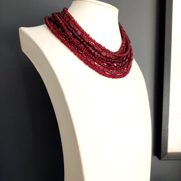 Vintage multi strand layered various red glass beaded necklace - Picture 3 of 16
